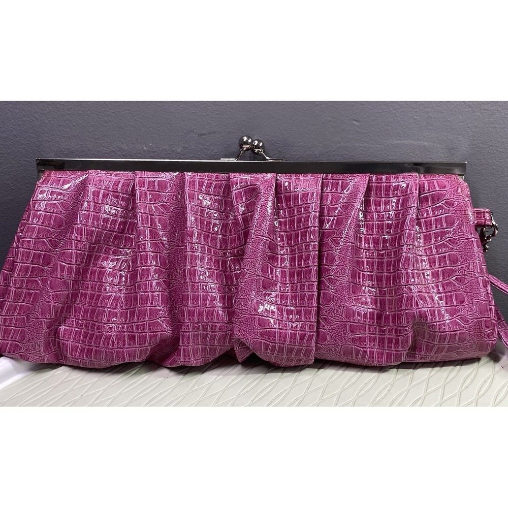 Kenneth Cole Reaction Women's‎ Pink Clutch Purse/Wristlet NWT